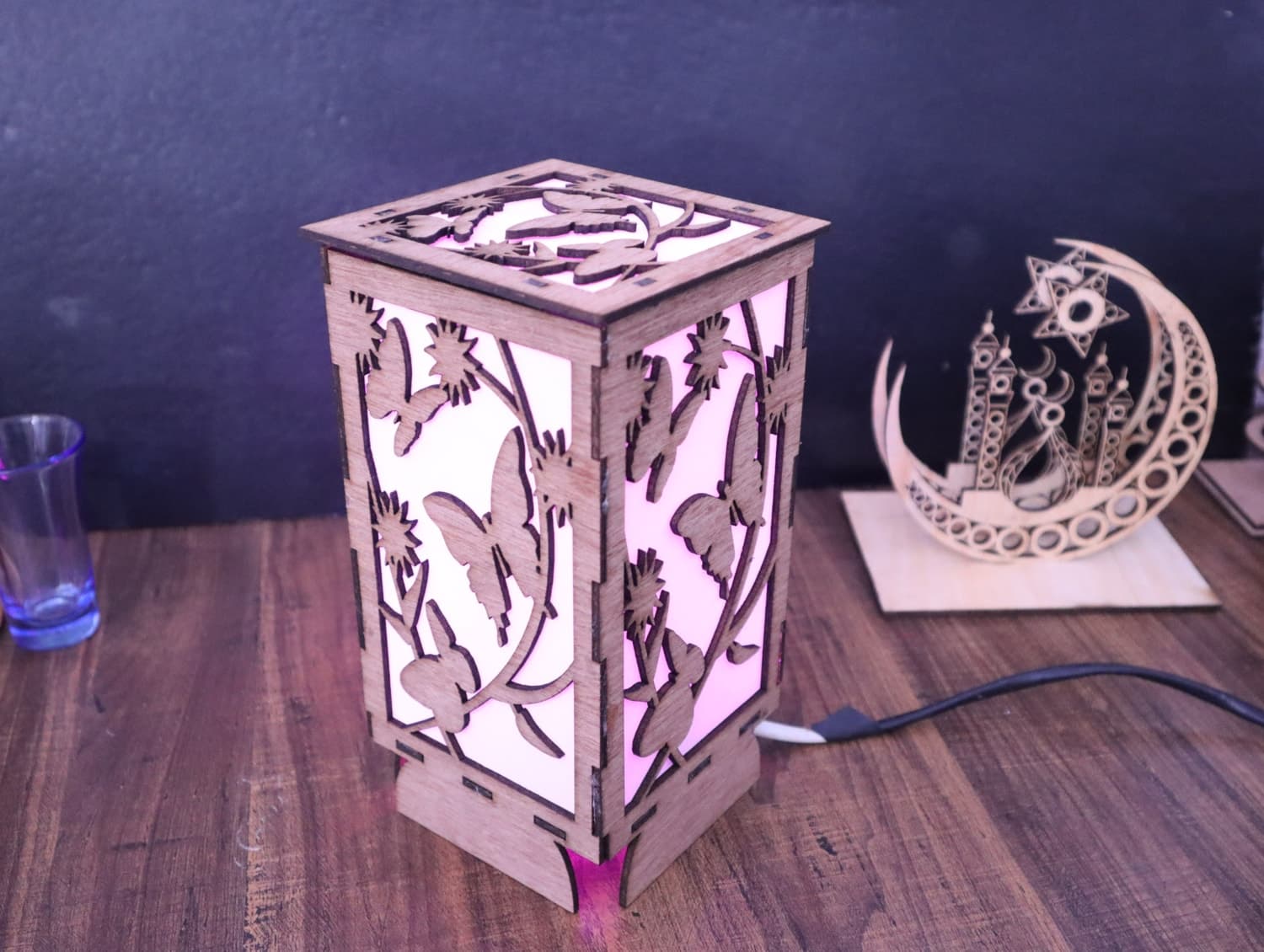 Butterfly Floral Laser Cut Table Lamp Vector for CNC
