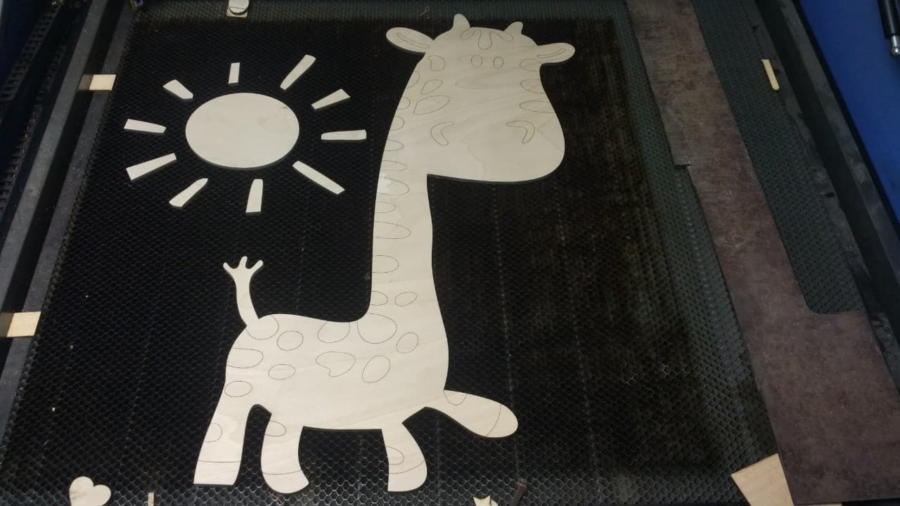 Cute Cartoon Giraffe and Sun Wall Art Laser Cut Vector File