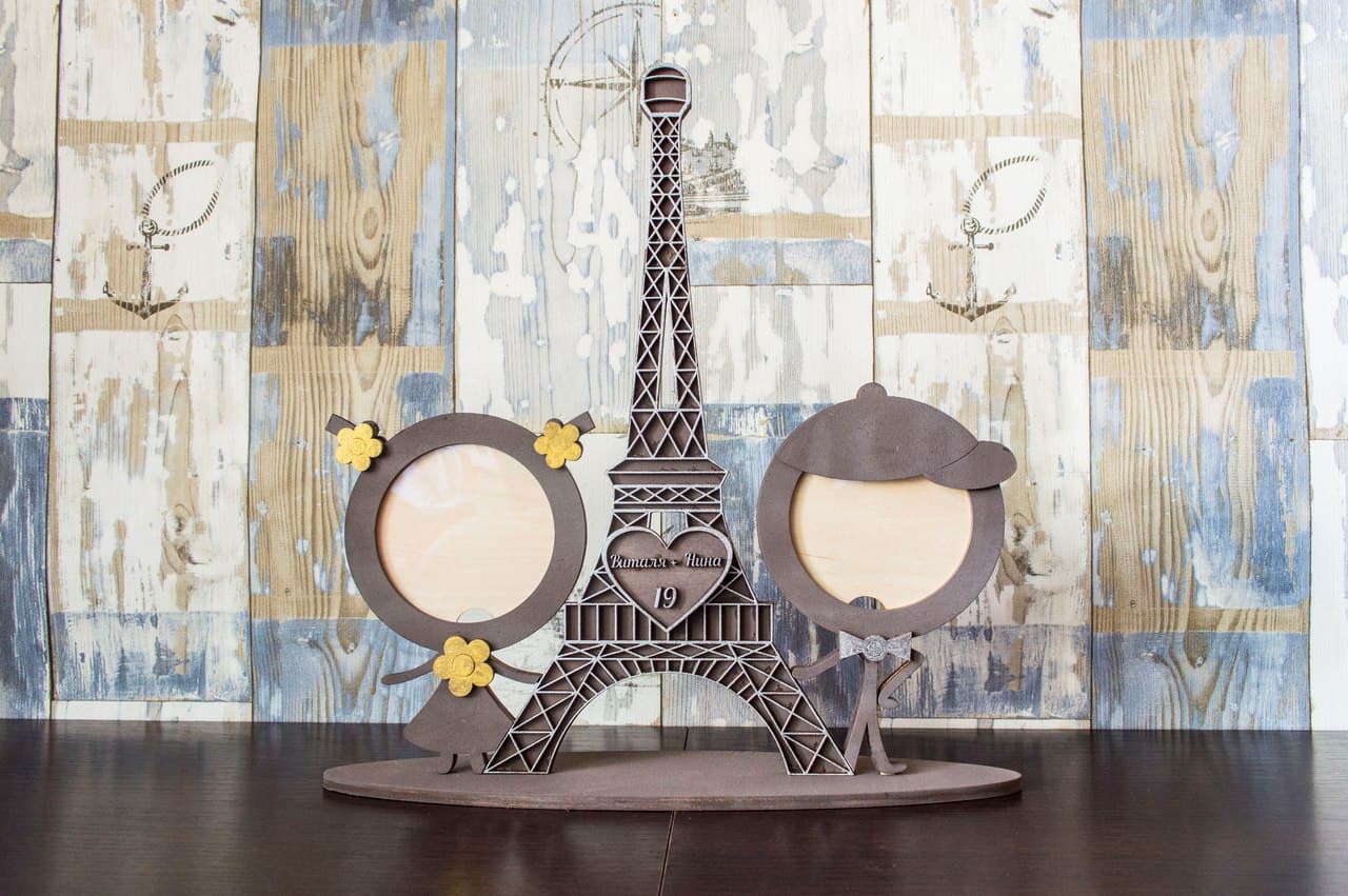 Eiffel Tower Romantic Photo Frame Vector Design for Laser Cutting