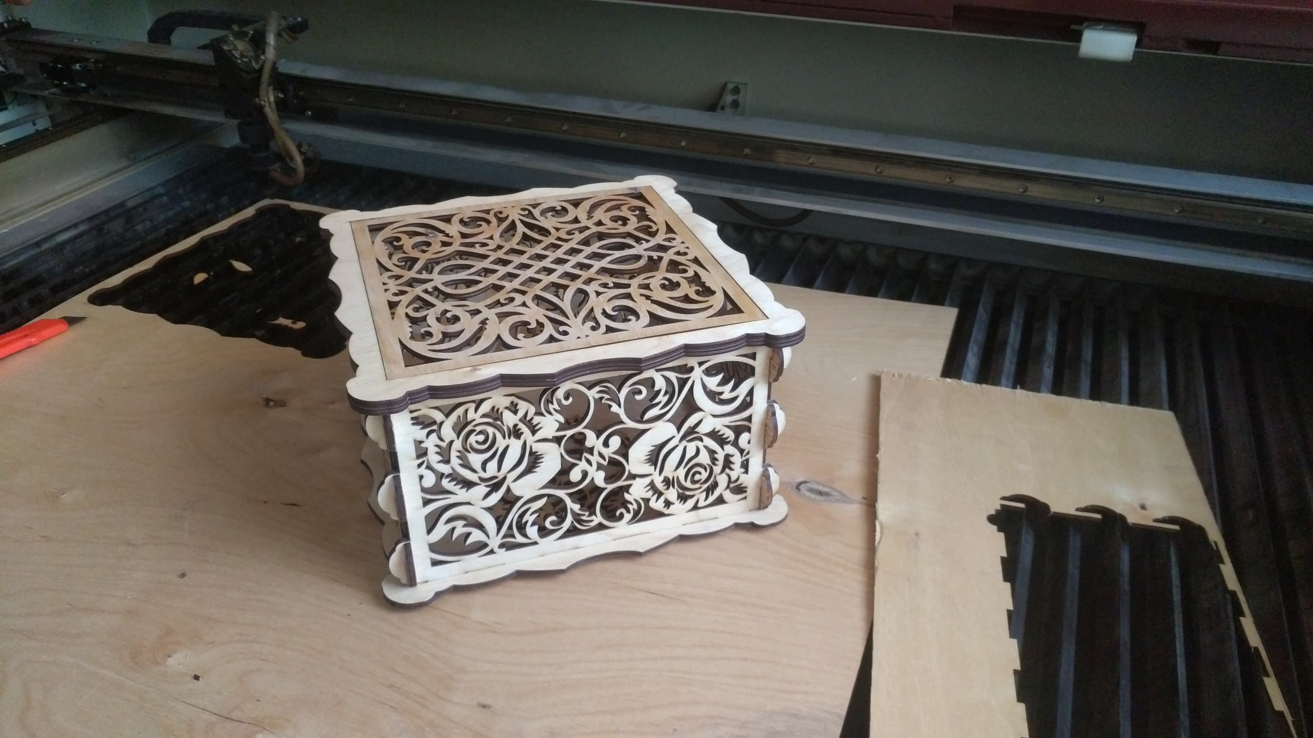 Elegant Laser Cut Decorative Rose Box Vector File