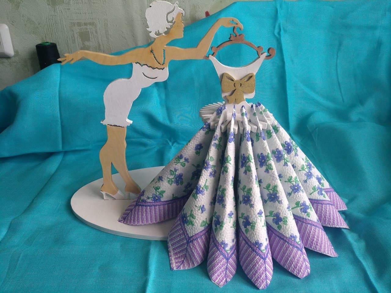 Fashion Girl Napkin Holder Laser Cut Vector Plan