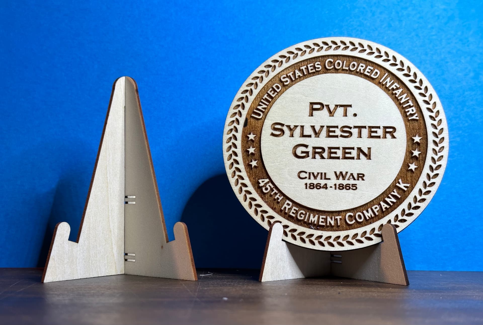 Laser Cut Display Easel Stand Vector Design SVG File