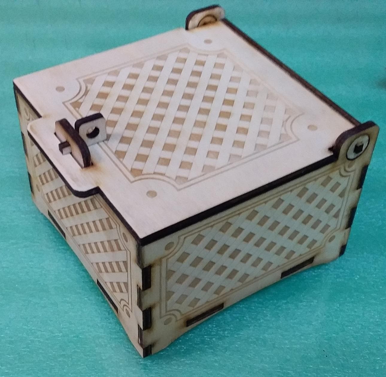 Lattice Pattern Laser Cut Wooden Box with Locking Lid Vector