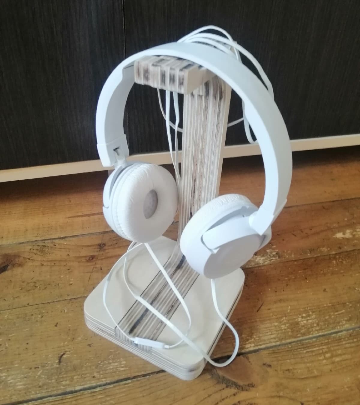Minimalist Wooden Headphone Stand Laser Cut Vector File